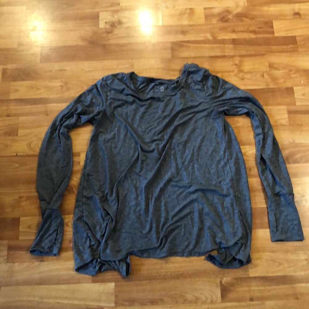 Gap fit open back long sleeve shirt